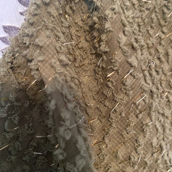 Olive 🫒 Top - Picture 7 of 7